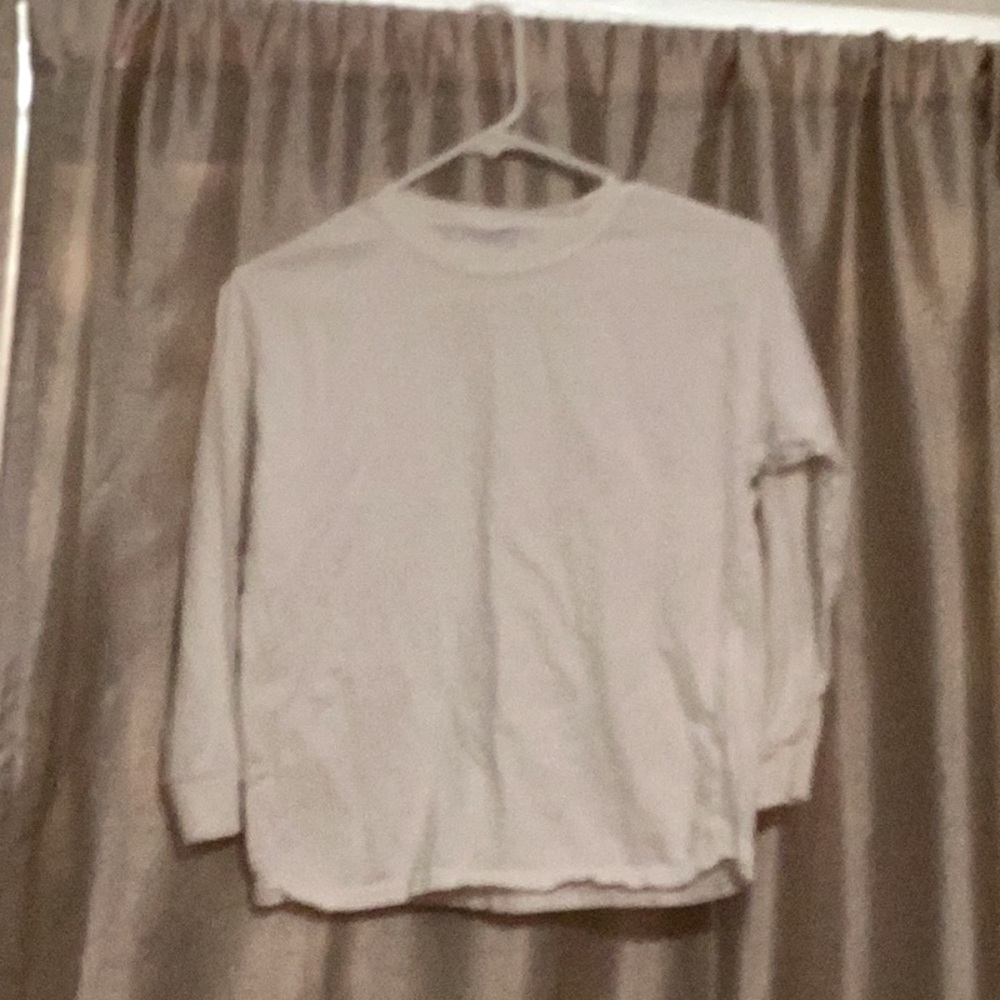 Gildan White Long-Sleeve Short Boys Medium 10-12 Youth